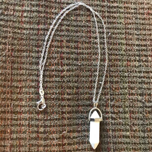 ⚪️NEW! Crystal Pendant Necklace WHITE HOWLITE - Picture 4 of 7